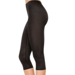 spanx skinny britches capri